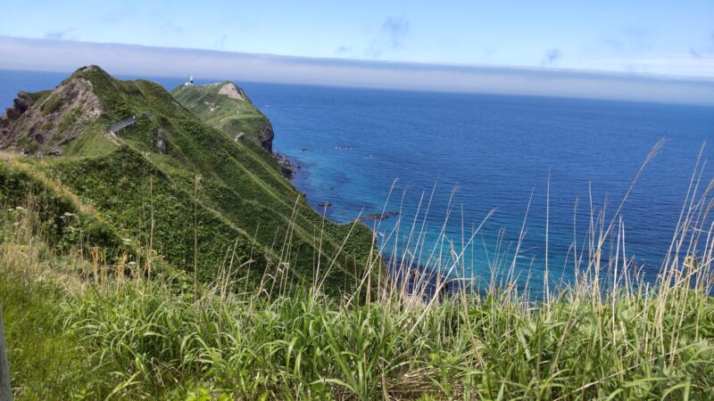 積丹半島の神威岬の遊歩道から積丹ブルー2