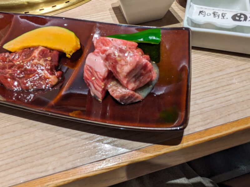 田村の北海道産たれ漬けランチの分厚い肉