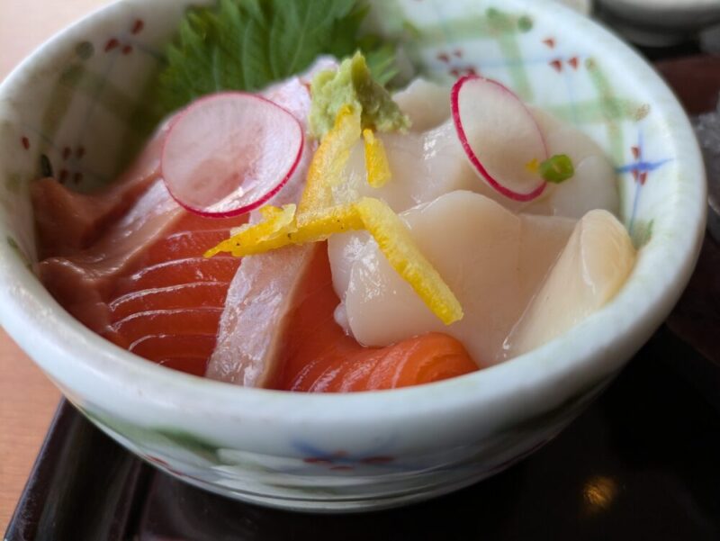 小樽三幸　紅白丼