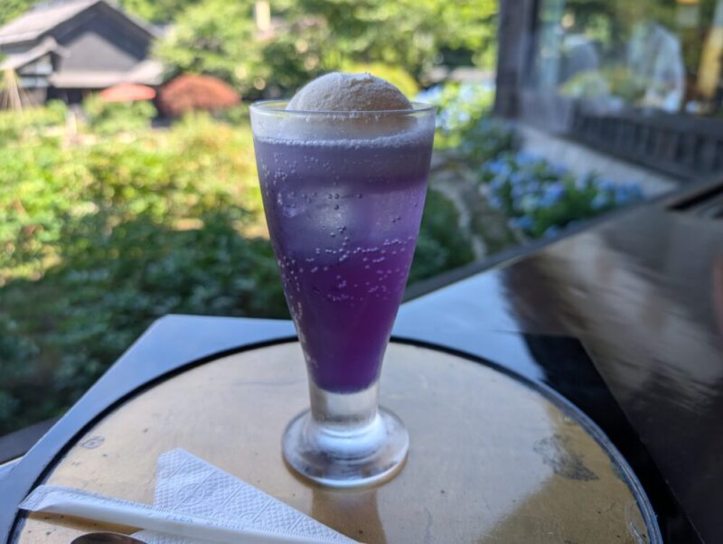 小樽貴賓館 レストラン 青のあじさいクリームソーダ