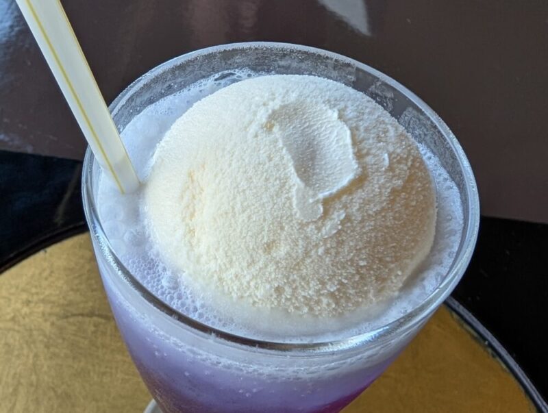 小樽貴賓館 レストラン 青のあじさいクリームソーダ