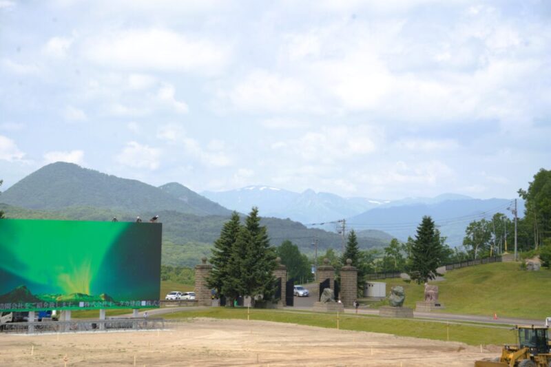 真駒内滝野霊園 ラベンダー祭 遊歩道から見える手稲山