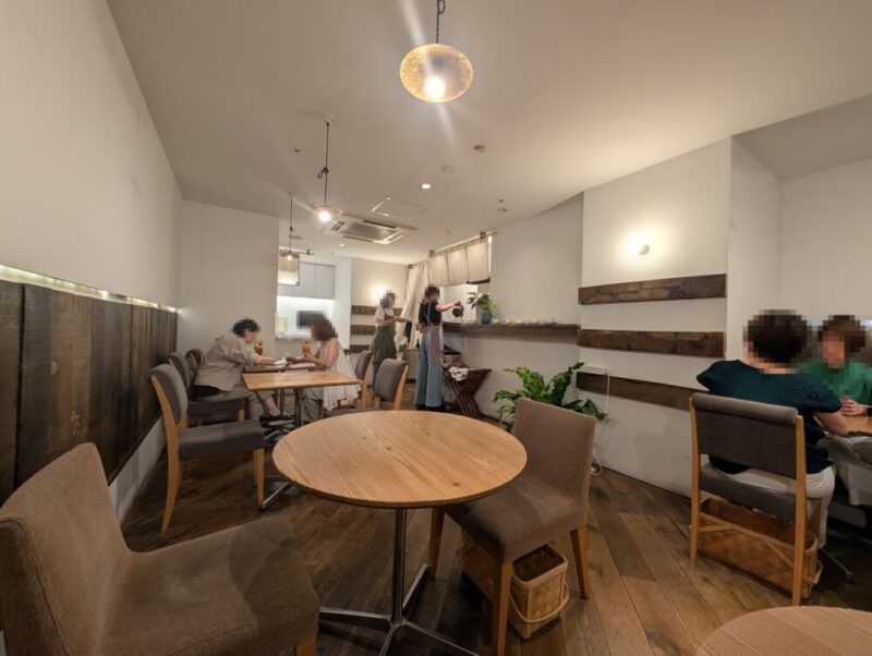LUVOND Tea&Coffee sapporo(ラヴォンド ティー&コーヒー サッポロ) 店内