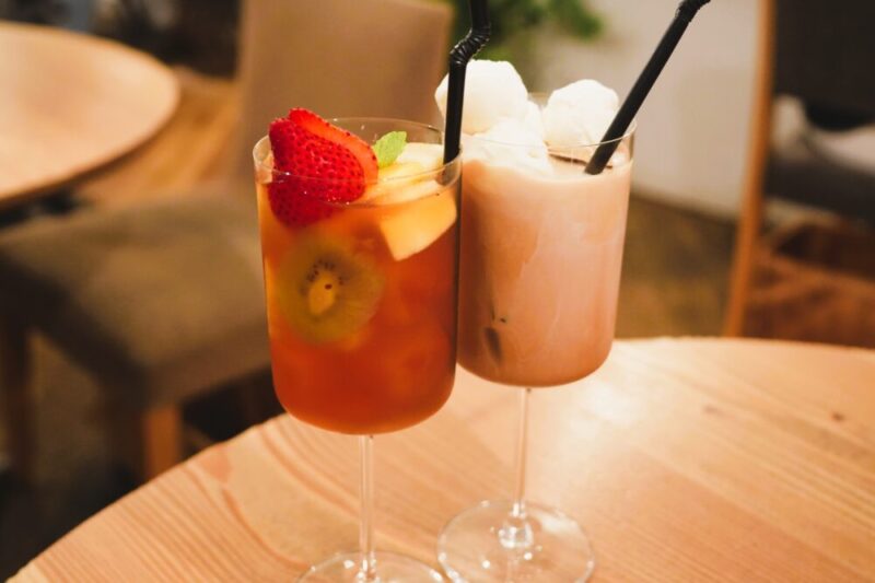 LUVOND Tea&Coffee sapporo(ラヴォンド ティー&コーヒー サッポロ) フルーツティー・ロイヤルミルクティーフロート