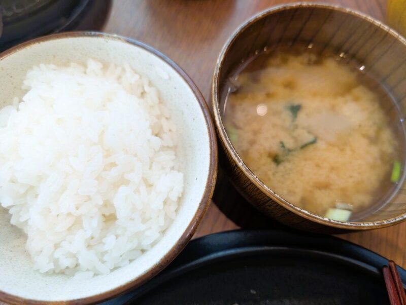 山本のハンバーグ札幌miredo店 セットメニュー ごはんとみそ汁