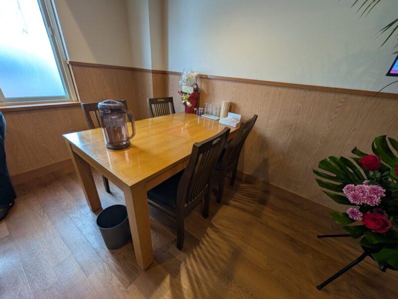 らーめん末 テーブル席