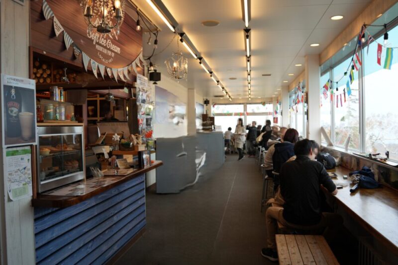 札幌国際スキー場 紅葉ゴンドラ 山頂カフェ SKS INTERNATIONAL 店内