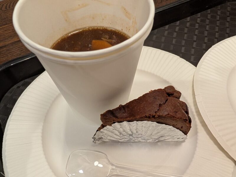 第11回澄川せんべろ 札幌市南区 スミカフェ 煮込みハンバーグとケーキ