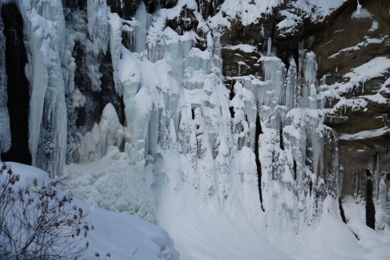 アシリベツの滝の氷瀑（冬の滝野すずらん公園）